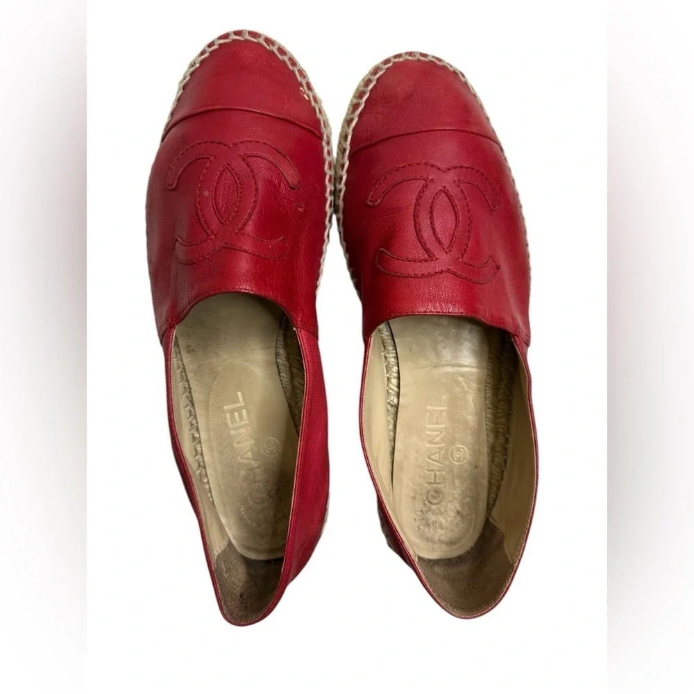Authentic Chanel Red Lambskin Leather CC Logo Espadrille size 37,l